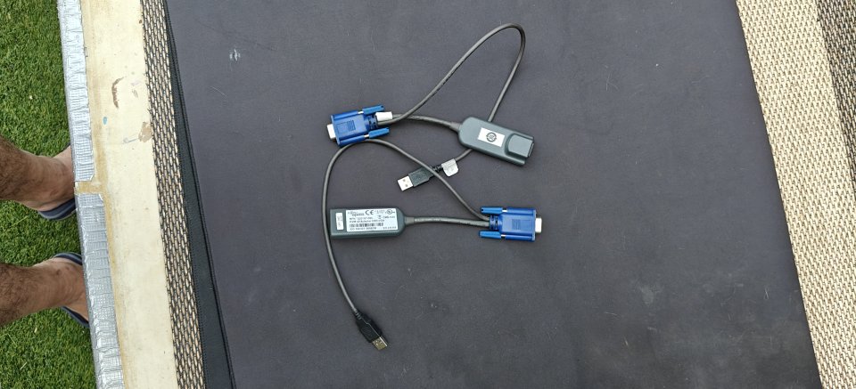 Adaptador KVM S2 USB-VGA de Fujitsu Siemens.