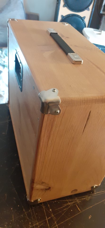 Pantalla artesanal 1x12 madera de Abeto 18mm