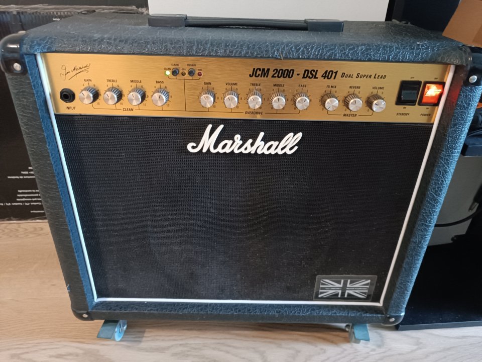 Marshall dsl 40c de segunda mano · Foto 1 de 5 · A Coruña · 390 €