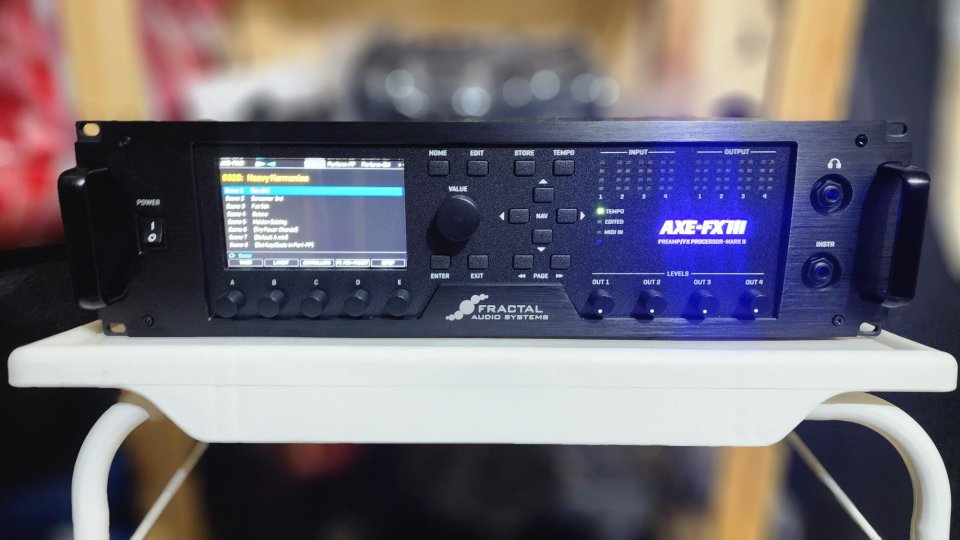 Fractal Audio Axe FX III Mark II Turbo + Cab packs & IRs extra + Cables