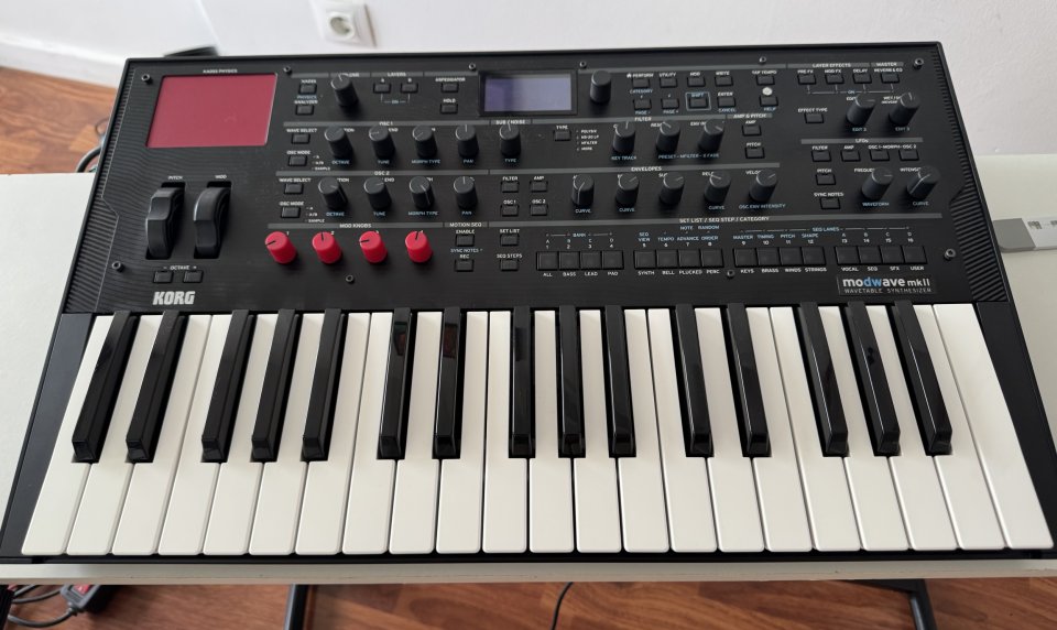 Korg Modwave mkII (Impecable) Envío Seguro de segunda mano · Foto 1 de 4 · Illes Balears · 470 €