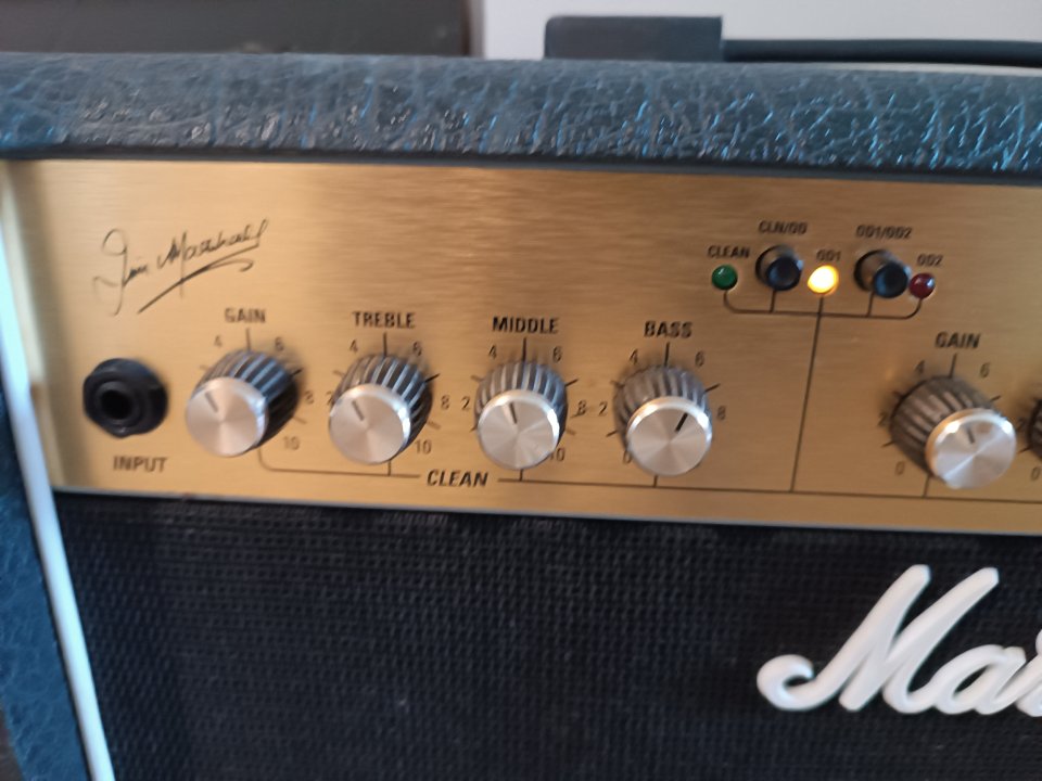 Marshall dsl 40c de segunda mano · Foto 2 de 5 · A Coruña · 390 €