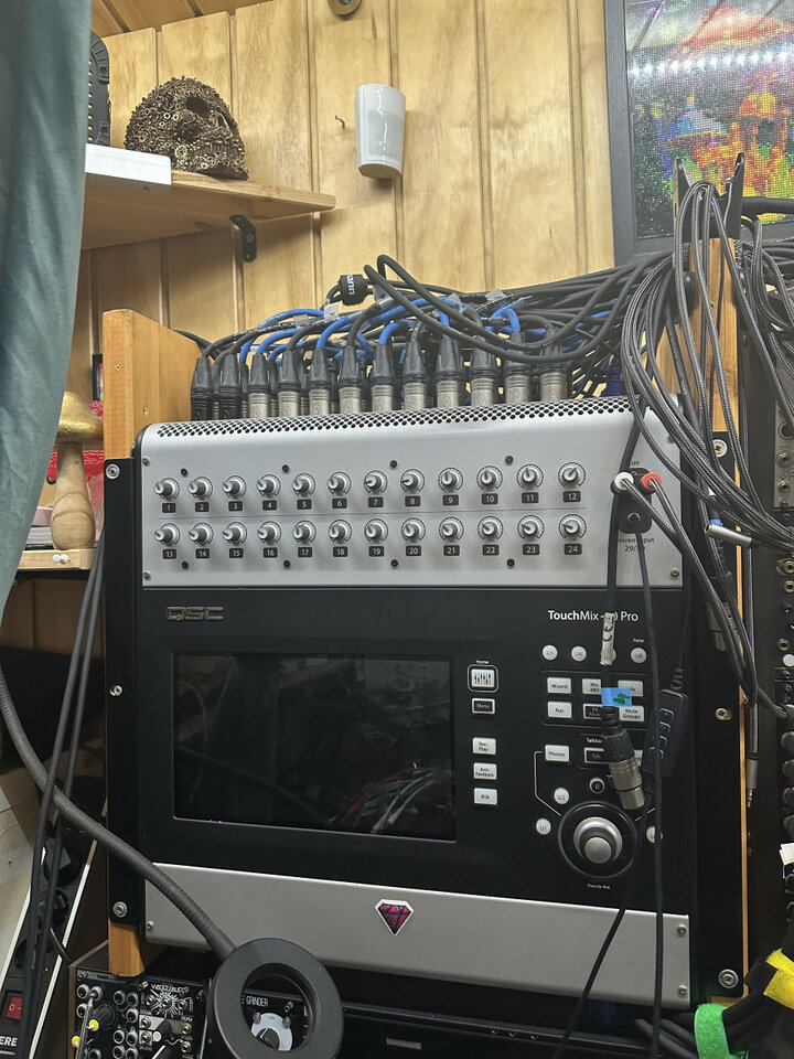 QSC Touchmix  Pro 30