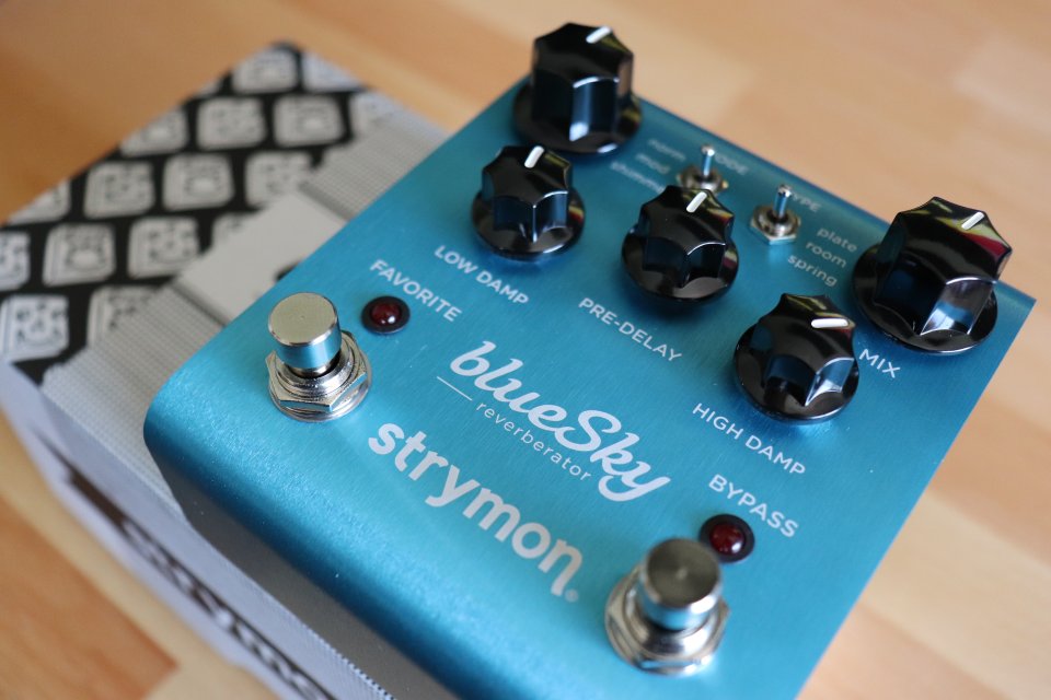 Strymon BlueSky (pedal de reverb)