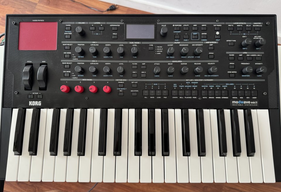 Korg Modwave mkII (Impecable) Envío Seguro de segunda mano · Foto 2 de 4 · Illes Balears · 470 €