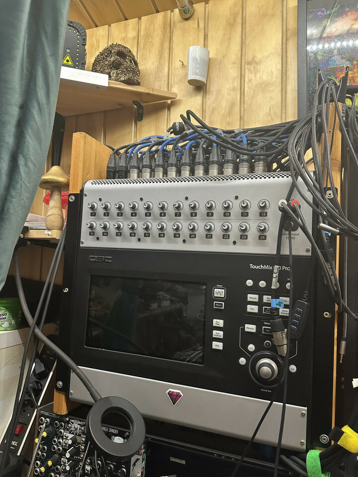 QSC Touchmix  Pro 30