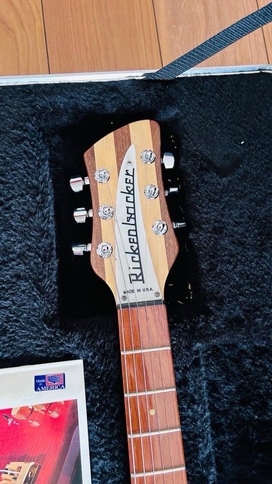 Vendo o O Cambio: Rickenbacker 330 Mapleglo de segunda mano · Foto 5 de 7 · Murcia · 2150 €