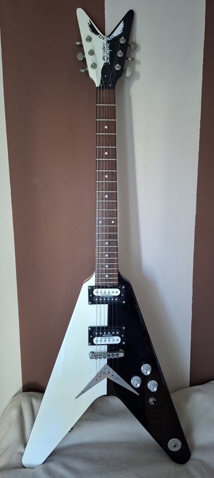 Dean V Custom Michael Schenker Corea