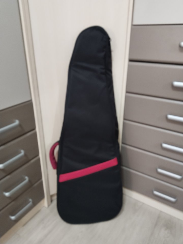 Squier Stratocaster Affinity Hardtail con funda de segunda mano · Foto 7 de 8 · Almería · 150 €
