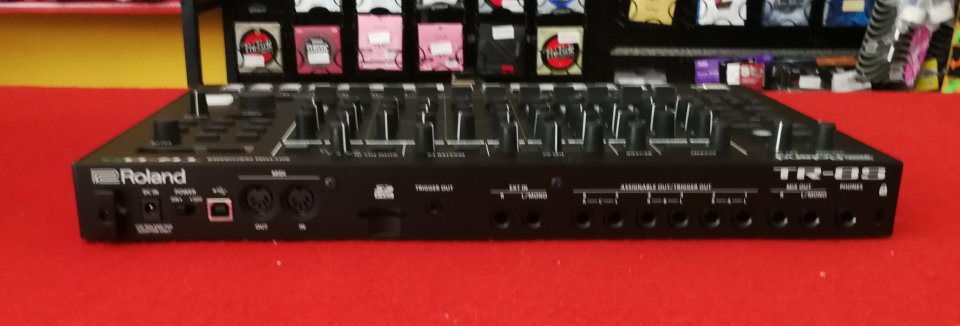 Roland TR-8S AIRA Rhythm Performer de segunda mano · Foto 3 de 4 · Girona · 489 €