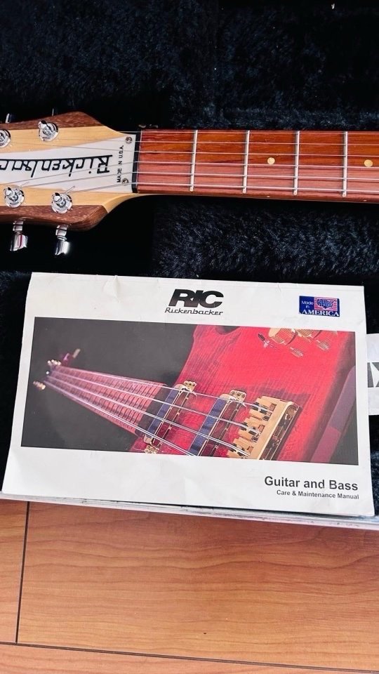 Vendo o O Cambio: Rickenbacker 330 Mapleglo de segunda mano · Foto 6 de 7 · Murcia · 2150 €