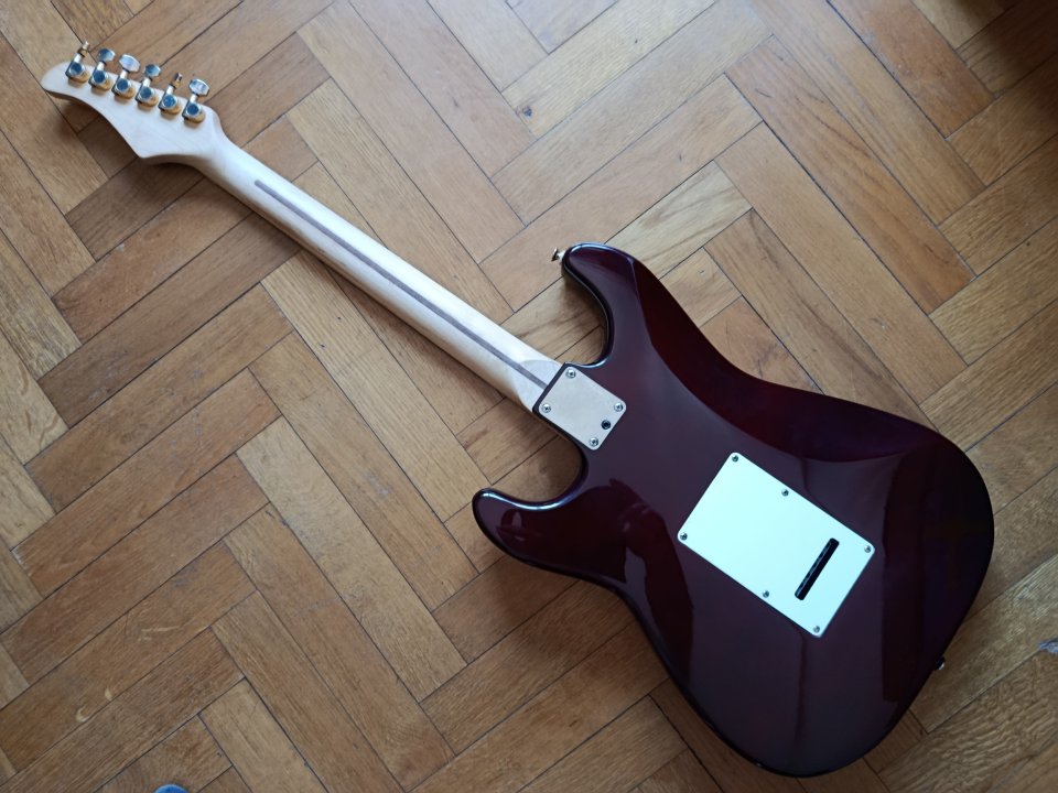 Cort Mega Standard Strat HSS de segunda mano · Foto 2 de 7 · Madrid · 300 €