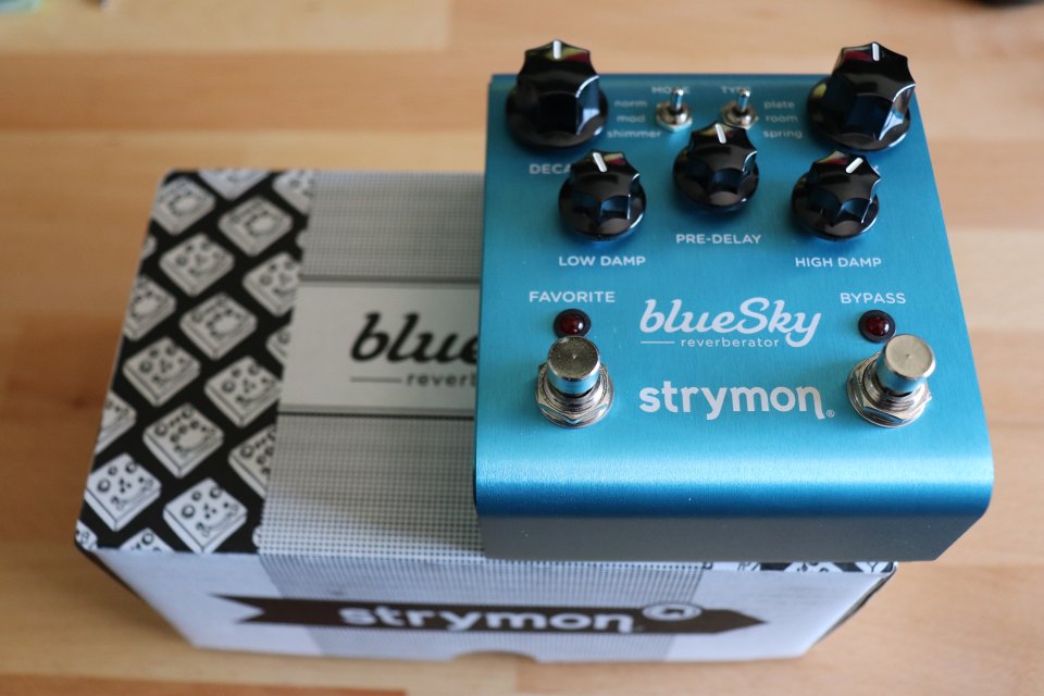 Strymon BlueSky (pedal de reverb)