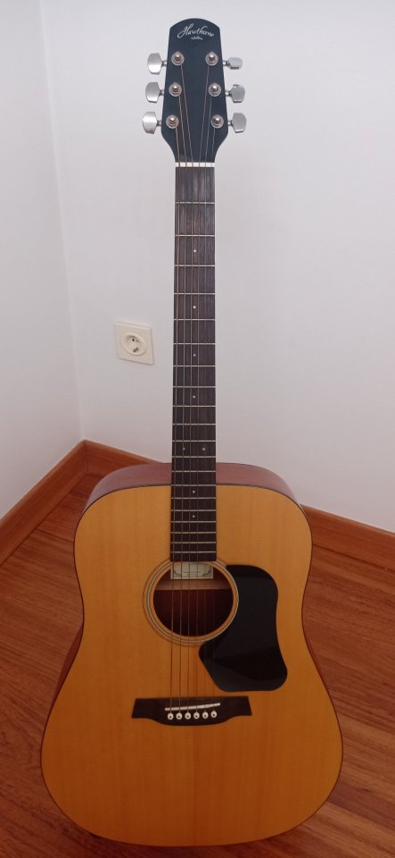 Guitarra acústica Hawthorne by Walden de segunda mano · Foto 2 de 9 · Cuenca · 100 €