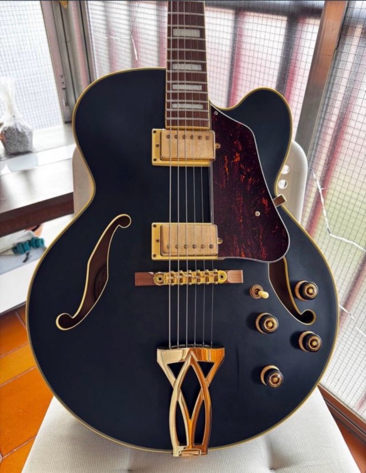 Guitarra Ibanez Artcore AF75G-BKF de segunda mano · Foto 1 de 9 · Madrid · 400 €