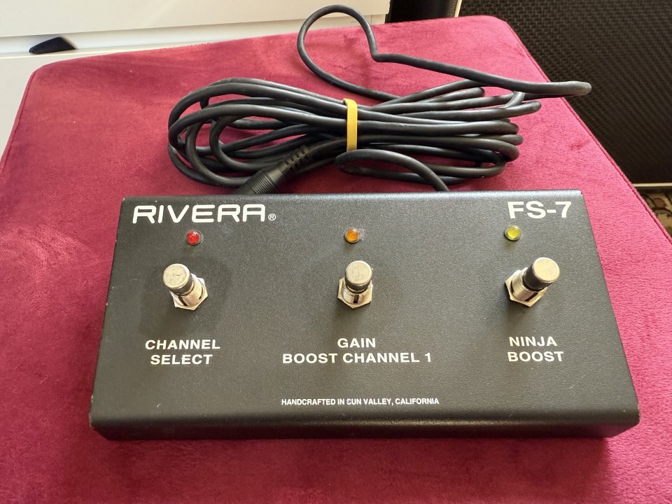 Conmutador para amplificador Rivera