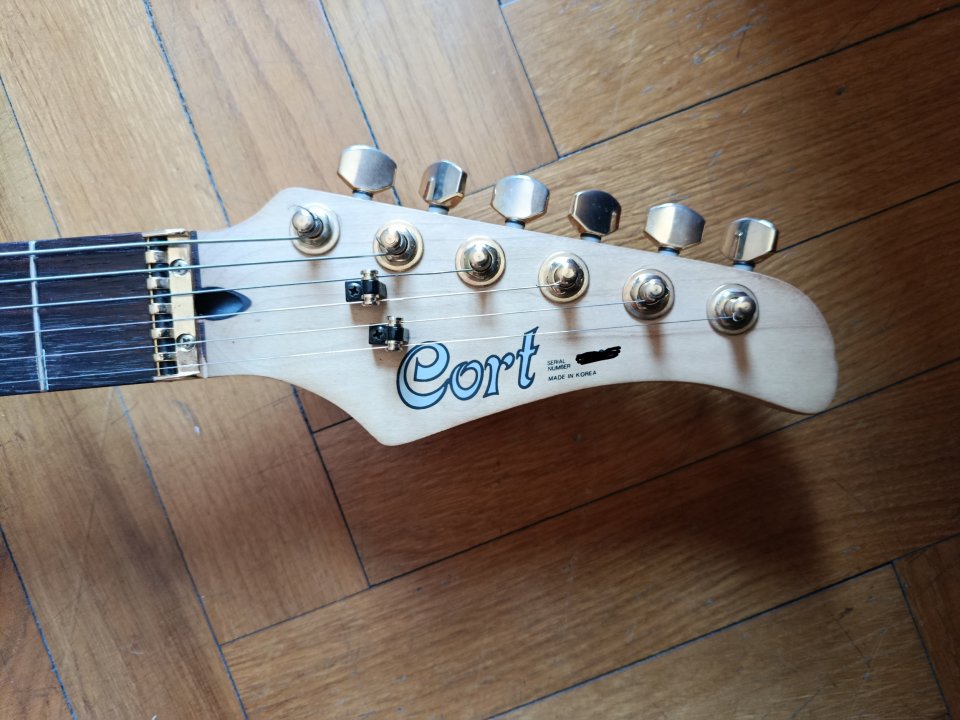 Cort Mega Standard Strat HSS de segunda mano · Foto 6 de 7 · Madrid · 300 €