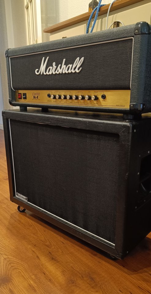 Pantalla Harley Benton 2x12 Celestion V30 de segunda mano · Foto 2 de 4 · Madrid · 160 €