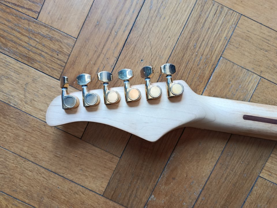 Cort Mega Standard Strat HSS de segunda mano · Foto 7 de 7 · Madrid · 300 €