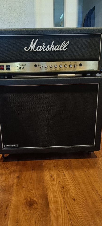 Pantalla Harley Benton 2x12 Celestion V30 de segunda mano · Foto 1 de 4 · Madrid · 160 €