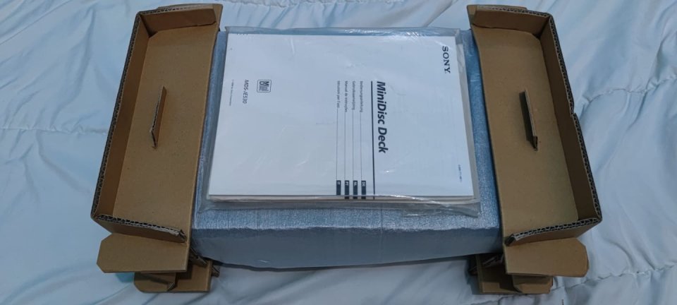 Sony MDS-JE530 MiniDisc con manual y caja