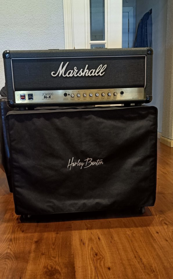 Pantalla Harley Benton 2x12 Celestion V30 de segunda mano · Foto 3 de 4 · Madrid · 160 €
