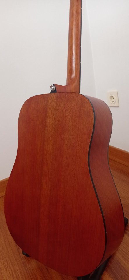 Guitarra acústica Hawthorne by Walden de segunda mano · Foto 7 de 9 · Cuenca · 100 €