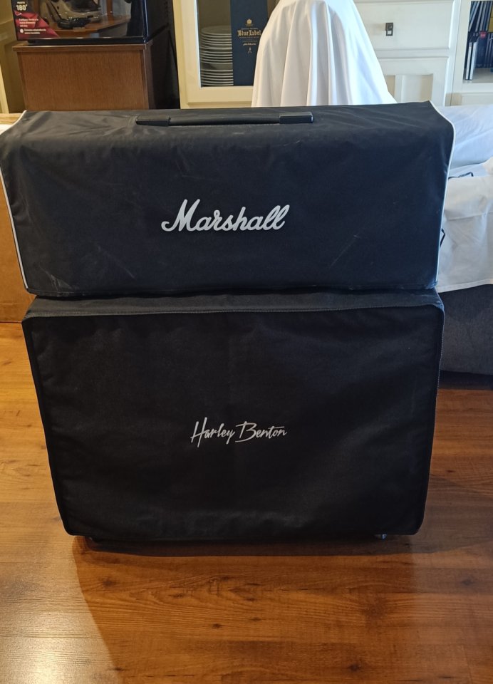 Pantalla Harley Benton 2x12 Celestion V30 de segunda mano · Foto 4 de 4 · Madrid · 160 €