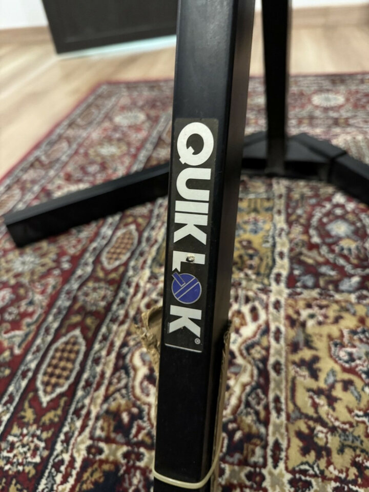 pie de teclado doble Quiklok de segunda mano · Foto 2 de 2 · Barcelona · 99 €