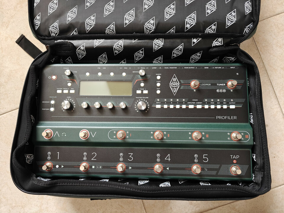 Kemper Stage como nuevo con funda y 2 packs de Profiles de pago de MBritt