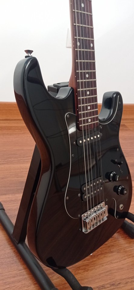 Guitarra eléctrica Samick antigua de segunda mano · Foto 3 de 8 · Cuenca · 120 €
