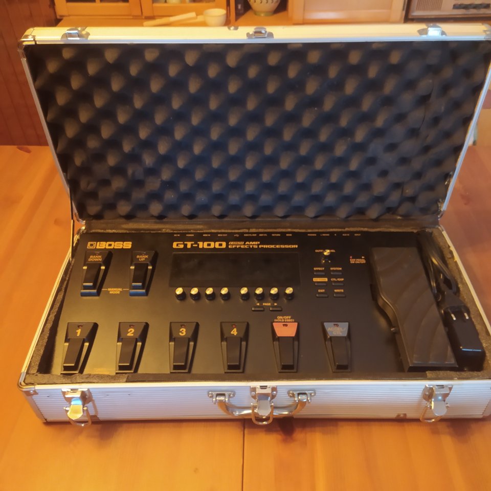Boss GT-100 de segunda mano · Foto 1 de 4 · Teruel · 200 €
