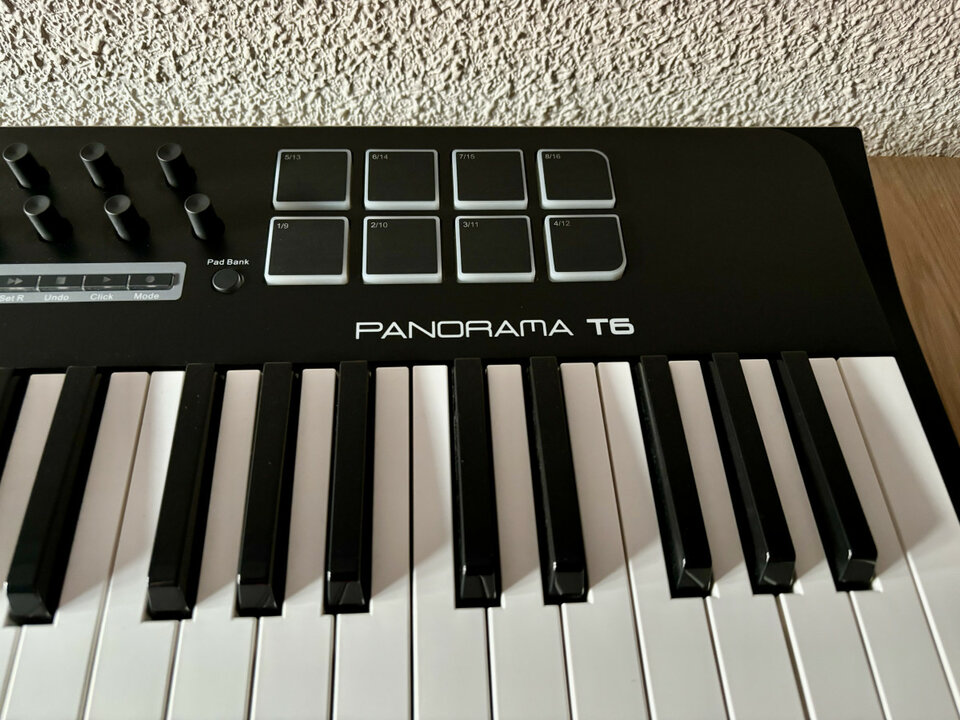 Teclado controlador Nektar Panorama T6 de segunda mano · Foto 3 de 4 · Madrid · 190 €