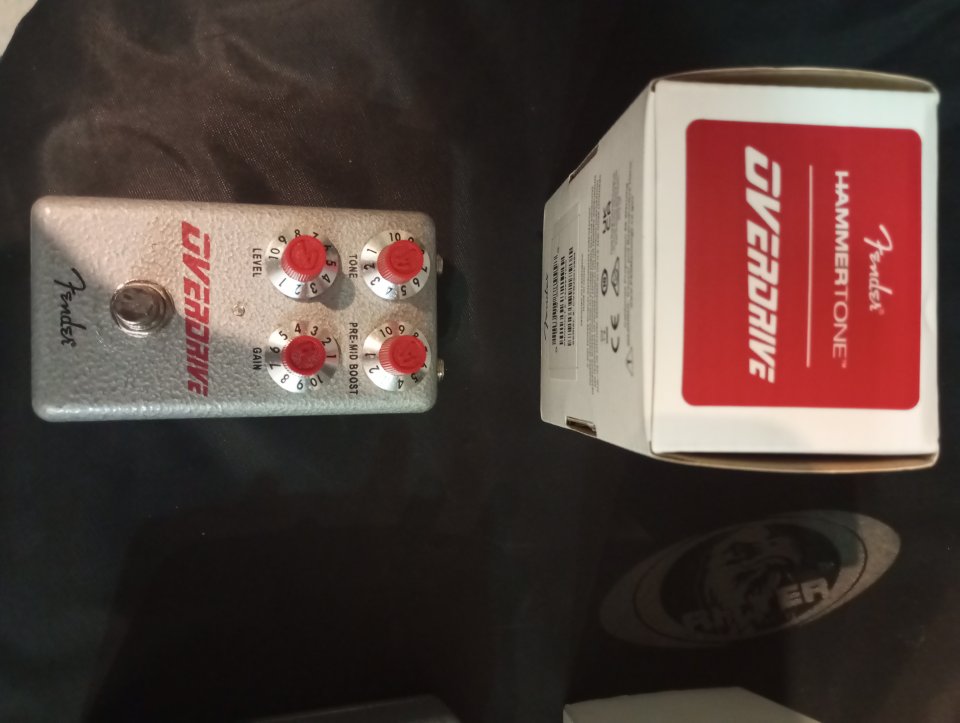 Distorsión y overdrive Fender hammertone