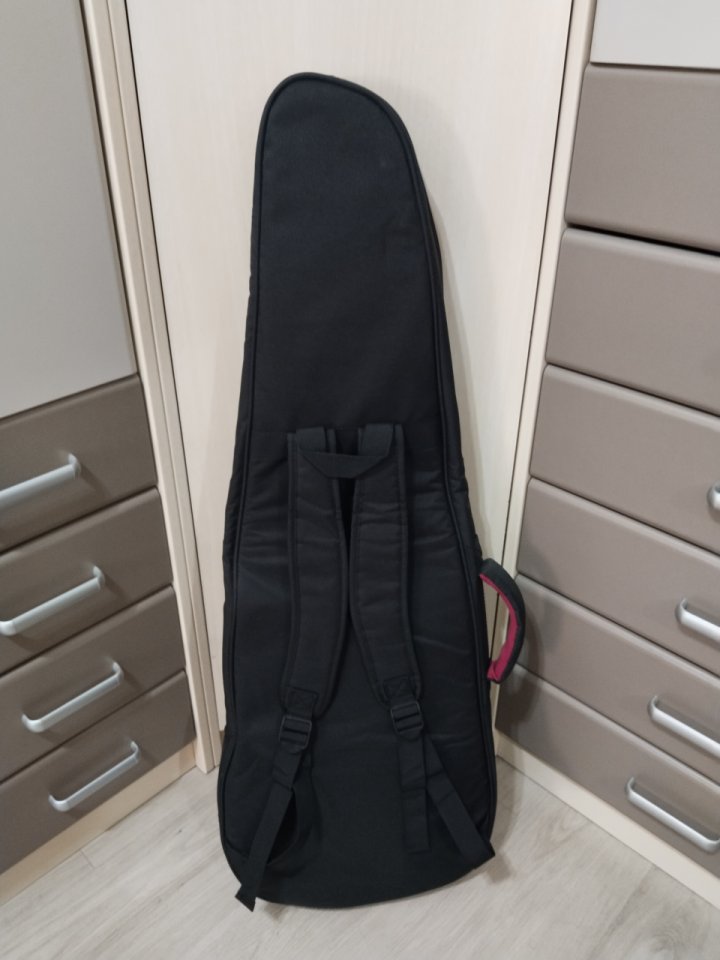 Squier Stratocaster Affinity Hardtail con funda de segunda mano · Foto 8 de 8 · Almería · 150 €
