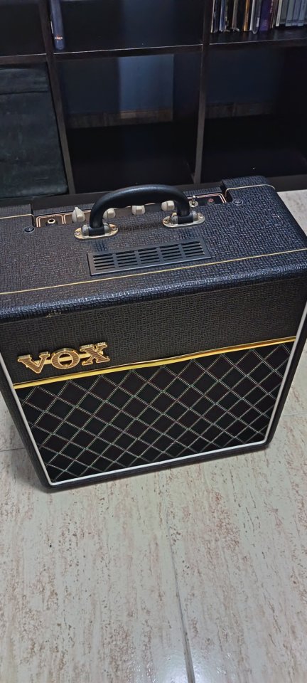 Vox AC4C1 12 a valvulas de segunda mano · Foto 1 de 6 · Barcelona · 250 €