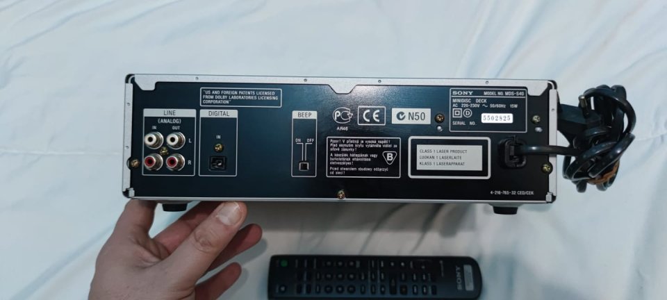 Sony MiniDisc MDS-S40 con mando a distancia y manuales