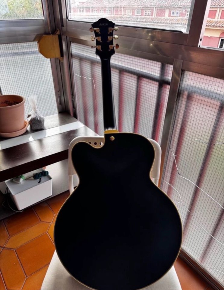 Guitarra Ibanez Artcore AF75G-BKF de segunda mano · Foto 8 de 9 · Madrid · 400 €