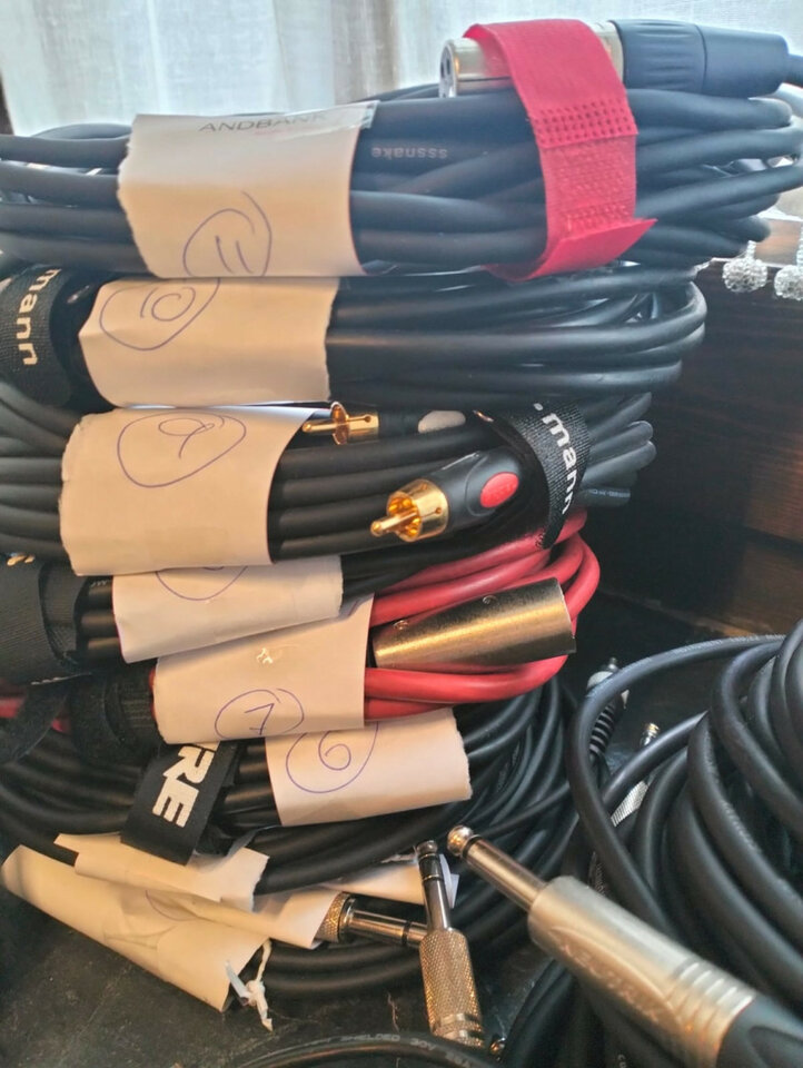 Todos los cables de mi estudio