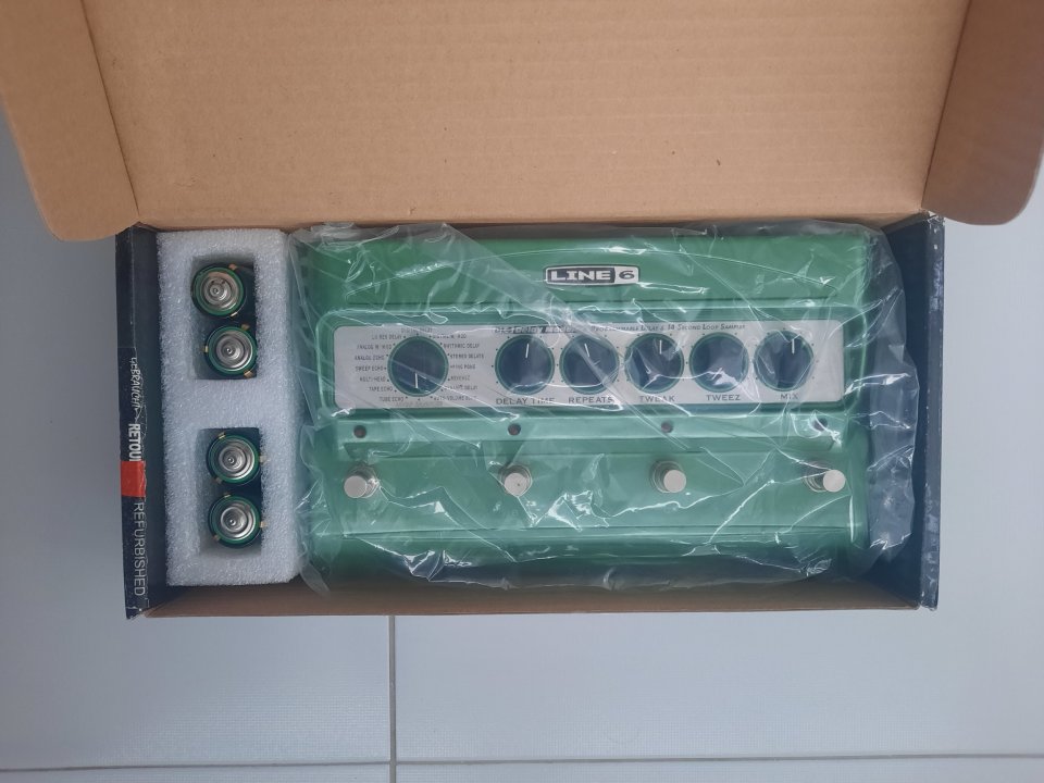 Line 6 DL4. En caja y con fuente de alimentación original. de segunda mano · Foto 2 de 6 · Cantabria · 115 €