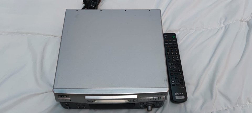 Sony MiniDisc MDS-S40 con mando a distancia y manuales