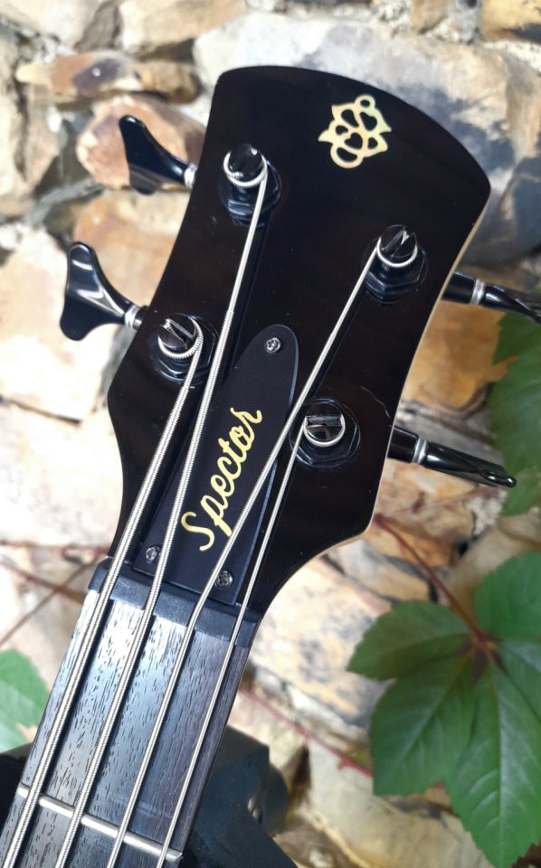 Spector Legend 4 Classic (Korea) / previo Glockenklang y pastillas Aguilar de segunda mano · Foto 6 de 8 · Guadalajara · 850 €
