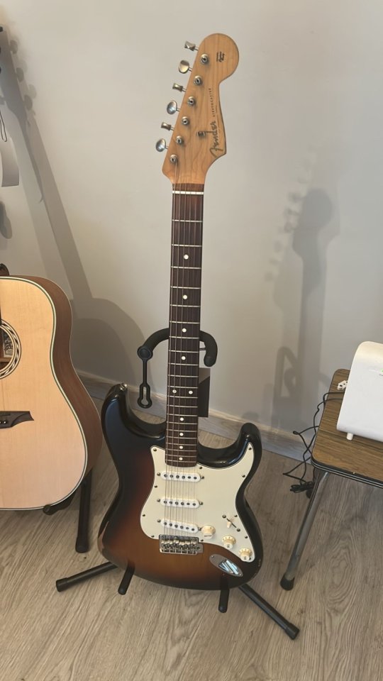 Fender stratocaster road worn 60 de segunda mano · Foto 1 de 3 · Ourense