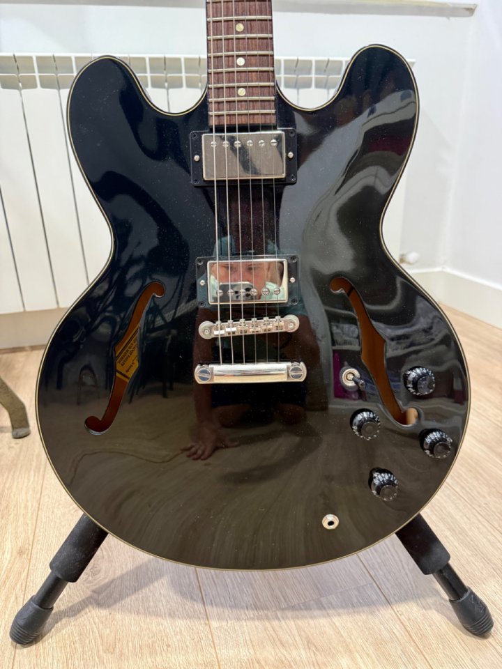 Gibson 335 studio ebony de segunda mano · Foto 3 de 7 · Gipuzkoa · 1500 €
