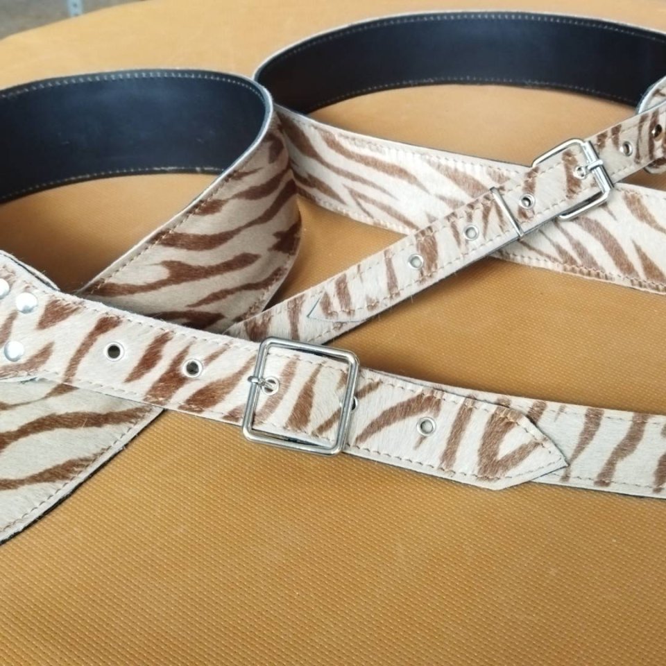 Correa de cuero para guitarra o bajo