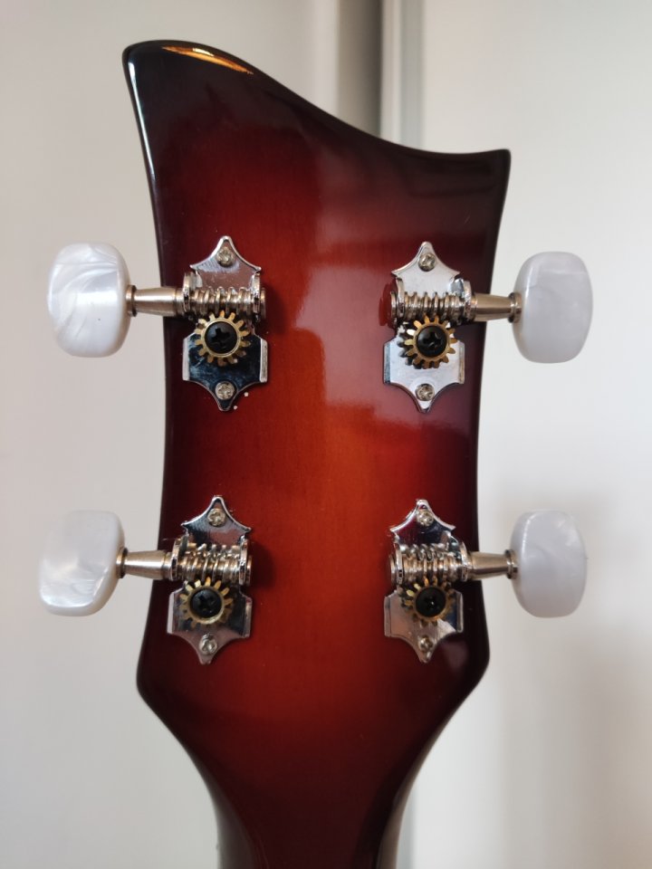 Bajo Höfner Ignition Beatles SB de segunda mano · Foto 5 de 5 · Madrid · 290 €