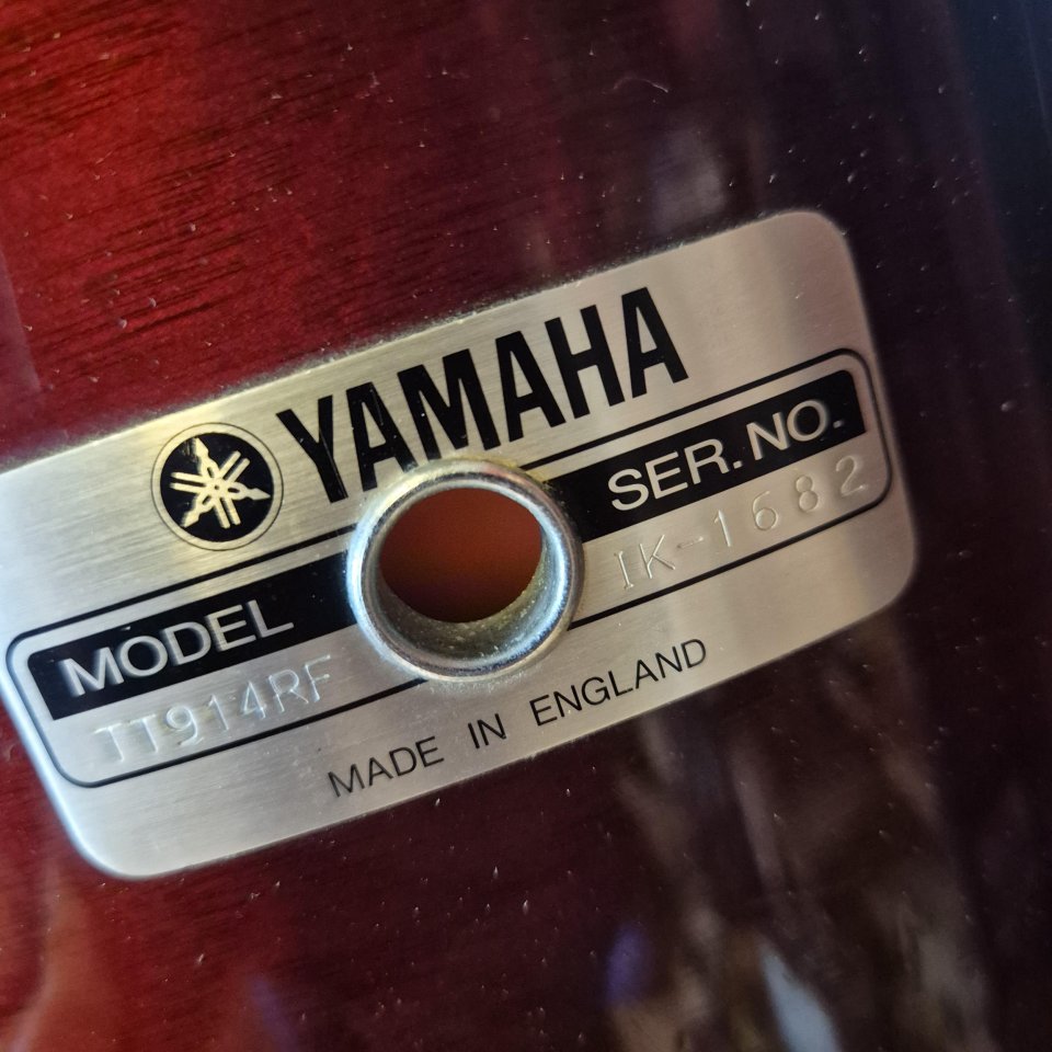 Tom 14" YAMAHA 9000 Recording Custom Cherry Wood de segunda mano · Foto 10 de 10 · Cantabria · 500 €