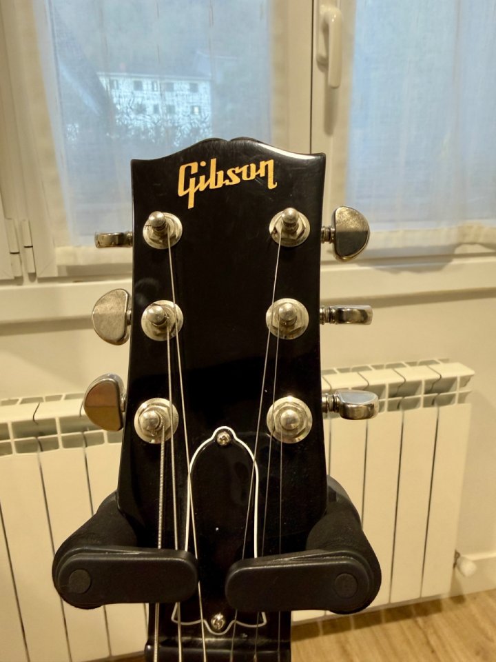 Gibson 335 studio ebony de segunda mano · Foto 5 de 7 · Gipuzkoa · 1500 €