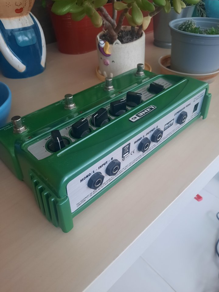 Line 6 DL4. En caja y con fuente de alimentación original. de segunda mano · Foto 5 de 6 · Cantabria · 115 €