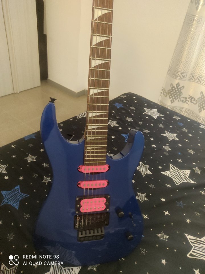 Guitarra Jackson dk3xr hss de segunda mano · Foto 2 de 4 · Barcelona · 380 €